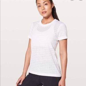 Sz 6 Lululemon Breeze By Short Sleeve